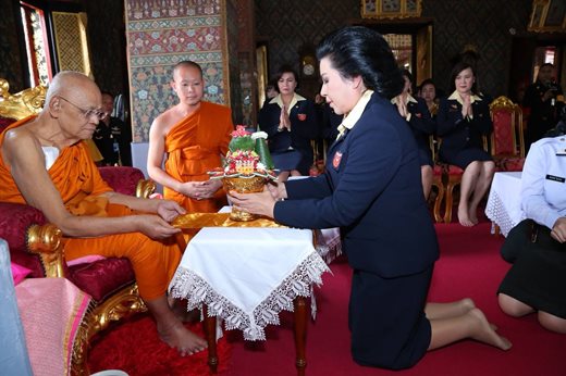 ๐๗๗ เมื่อวันที่ ๑๑ กรกฎาคม ๒๕๖๑ นายกสมาคมภริยาฯเป็นประธานในพิธีสงฆ์ โครงการบริบาลพระภิกษุสงฆ์ในวัดใกล้กระทรวงกลาโหม เฉลิมพระเกียรติสมเด็จพระเจ้าอยู่หัวมหาวชิราลงกรณ บดินทรเทพยวรางกูร เนื่องในโอกาสวันเฉลิมพระชนมพรรษา ๒๘ กรกฎาคม ๒๕๖๑