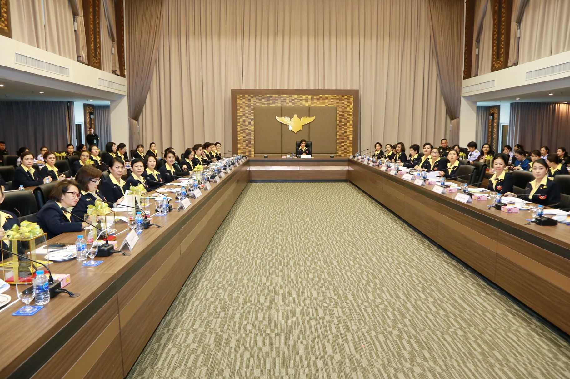 008 เมื่อวันที่ ๙ ตุลาคม ๒๕๖๒ นายกสมาคมภริยาฯ เป็นประธานการประชุมใหญ่สามัญประจำปีงบประมาณ ๒๕๖๓ เพื่อมอบนโยบายและแนวทางการทำงานให้แก่สมาชิกสามัญและสมาชิกวิสามัญ ณ ห้องประชุม ชั้น ๖ อาคารสำนักงานปลัดกระทรวงกลาโหม (พื้นที่ศรีสมาน)