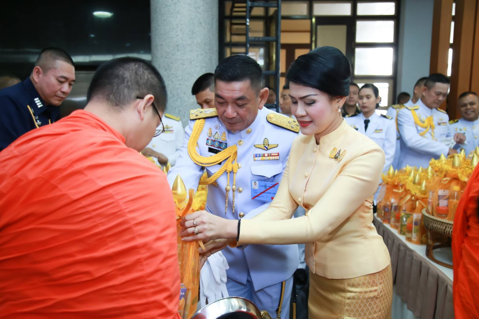 009 เมื่อวันที่ ๑๑ ตุลาคม ๒๕๖๒ นายกสมาคมภริยาฯ พร้อมด้วยคณะกรรมการฯ ร่วมพิธีทำบุญตักบาตรและพิธีสวดพระพุทธมนต์ ถวายเป็นพระราชกุศลแด่ พระบาทสมเด็จพระบรมชนกาธิเบศร มหาภูมิพลอดุลยเดชมหาราช บรมนาถบพิตร เนื่องในโอกาสวันคล้ายวันสวรรคต ณ ศาลาว่าการกลาโหม เขตพระนคร กรุงเทพฯ