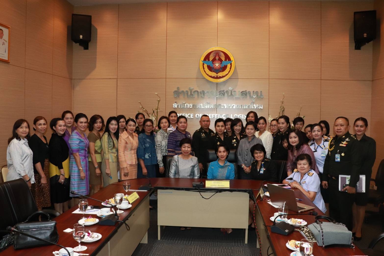 045 เมื่อวันที่ ๑๙ ธันวาคม ๒๕๖๒ พลตรีหญิง จิรดา สร้างสมวงษ์ อุปนายกสมาคมภริยาฯ เป็นประธานการประชุมโครงการสายใยรักษ์:เพื่อคนพิเศษ ณ ห้องประชุม ชั้น ๖ สำนักงานสนับสนุนสำนักงานปลัดกระทรวงกลาโหม(พื้นที่ถนนประชาชื่น)