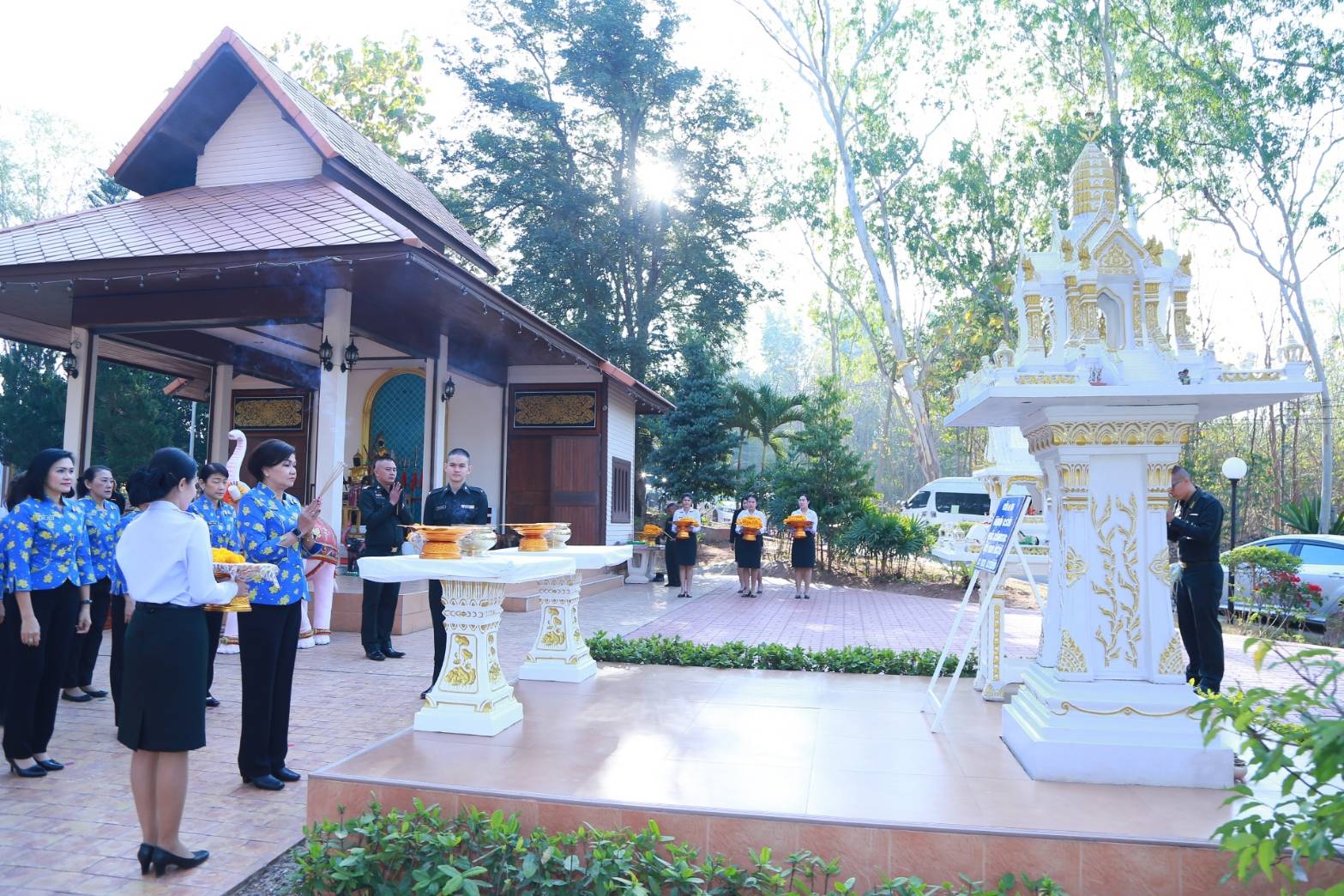 073 เมื่อวันที่ ๔-๗ กุมภาพันธ์ ๒๕๖๓ คุณรมิดา อินทรเจริญ นายกสมาคมภริยาฯ พร้อมด้วยคณะกรรมการฯ เดินทางไปตรวจเยี่ยมโครงการต่างๆ ของสมาคมฯ ณ ศูนย์พัฒนาปิโตรเลียมภาคเหนือ กรมการพลังงานทหาร ศูนย์การอุตสาหกรรมป้องกันประเทศและพลังงานทหาร อ.ฝาง จ.เชียงใหม่