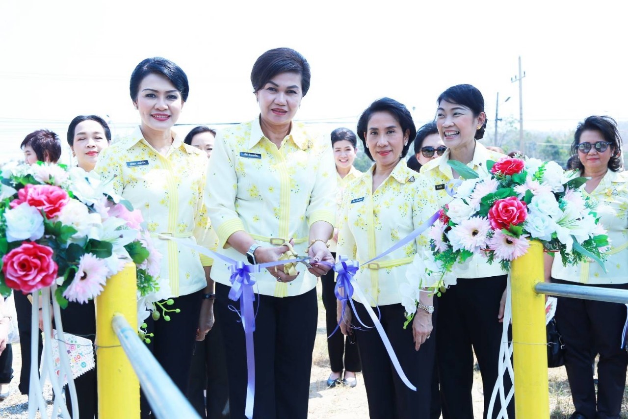 074 เมื่อวันที่ ๑๙- ๒๐ กุมภาพันธ์ ๒๕๖๓ นายกสมาคมภริยาฯ พร้อมด้วยคณะกรรมการฯ เดินทางไปตรวจเยี่ยมโครงการต่างๆ ของสมาคมฯ ณ ศูนย์อำนวยการสร้างอาวุธ ศูนย์การอุตสาหกรรมป้องกันประเทศและพลังงานทหาร จ.ลพบุรี และโรงงานวัตถุระเบิดทหาร กรมการอุตสาหกรรมทหาร ศูนย์การอุตสาหกรรมป้องกันประเทศและพลังงานทหาร จ.นครสวรรค์ ตามลำดับ