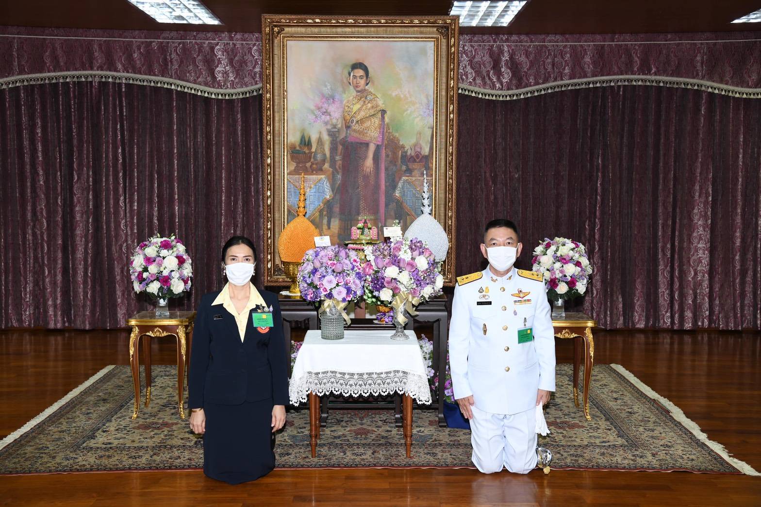 082 เมื่อวันที่ ๒ เมษายน ๒๕๖๓ คุณปราณี จิระรัตนเมธากร เป็นผู้แทนนายกสมาคมภริยาข้าราชการสำนักงานปลัดกระทรวงกลาโหม  ถวายแจกันดอกไม้สด เบื้องหน้าพระฉายาลักษณ์ สมเด็จพระกนิษฐาธิราชเจ้า กรมสมเด็จพระเทพรัตนราชสุดาฯ สยามบรมราชกุมารี