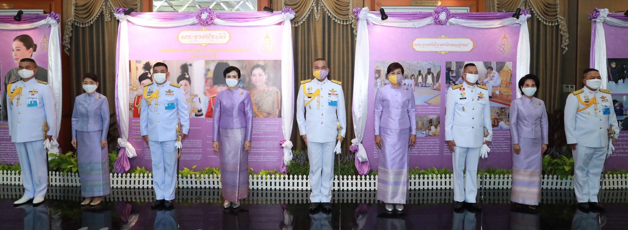 087 เมื่อวันอังคารที่ ๒ มิถุนายน ๒๕๖๓ คุณรมิดา อินทรเจริญ ร่วมพิธีถวายพระพรชัยมงคล และพิธีลงนามถวายพระพรและพิธีลงนามถวายพระพร เนื่องในโอกาสวันเฉลิมพระชนมพรรษาสมเด็จพระนางเจ้าฯ พระบรมราชินี ๔๒ พรรษา (๓ มิถุนายน ๒๕๖๓) ณ บริเวณหน้าห้องยุทธนาธิการ ในศาลาว่าการกลาโหม กรุงเทพฯ