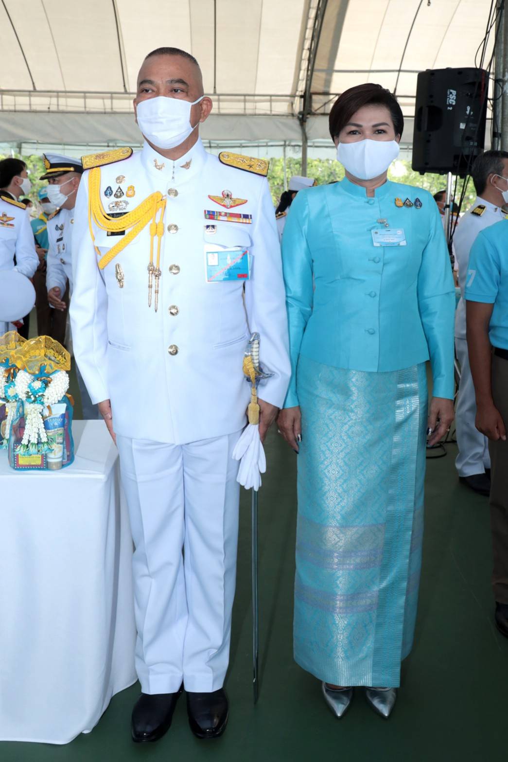 103 เมื่อวันพุธที่ ๑๒ สิงหาคม ๒๕๖๓ พลเอก ณัฐ อินทรเจริญ ปลัดกระทรวงกลาโหม และคุณรมิดา อินทรเจริญ นายกสมาคมภริยาข้าราชการสำนักงานปลัดกระทรวงกลาโหม ร่วมพิธีทำบุญตักบาตร