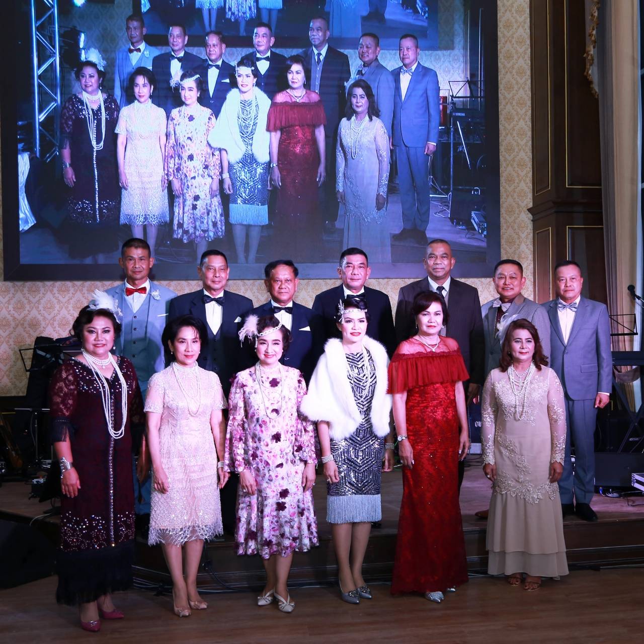 117 เมื่อวันจันทร์ที่ ๒๘ กันยายน ๒๕๖๓ คุณรมิดา อินทรเจริญ นายกสมาคมภริยาข้าราชการสำนักงานปลัดกระทรวงกลาโหม พร้อมด้วยคณะกรรมการสมาคมฯ ร่วมงานเลี้ยงรับรองเทิดเกียรติ นายทหารชั้นนายพลที่เกษียณอายุราชการ