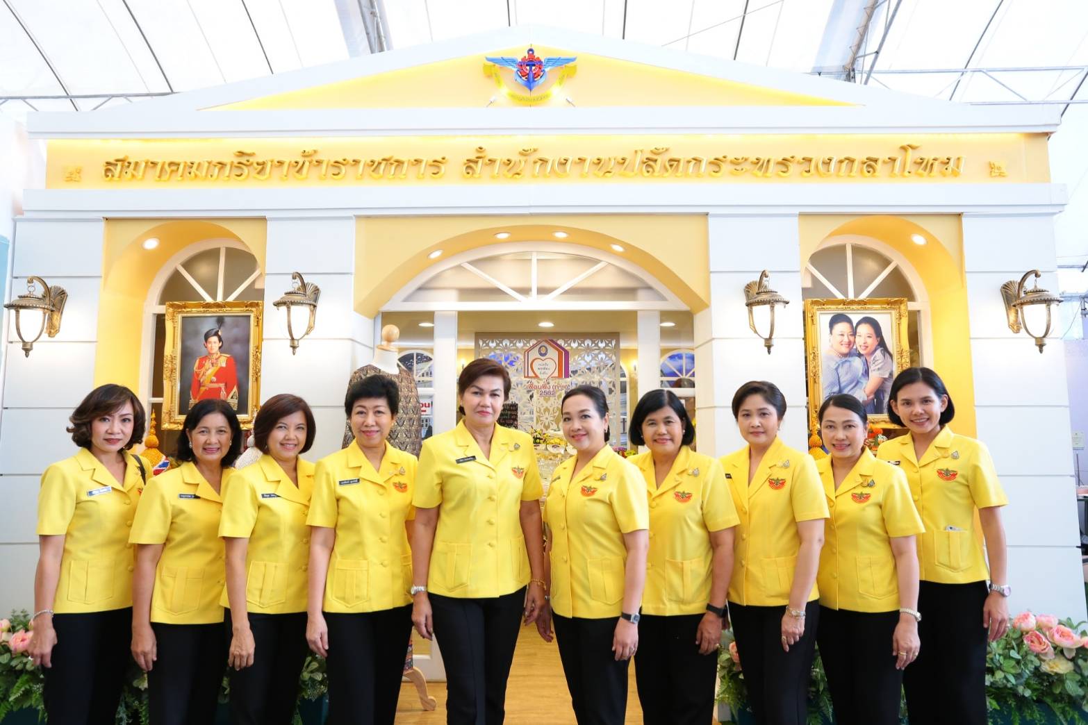 ๐๙๓ สมาคมภริยาฯ ร่วมออกร้านจำหน่ายสินค้าราคาถูกในงาน"เพื่อนพึ่ง (ภา) ๒๕๖๒" ระหว่างวันที่ ๕-๑๔ กร...