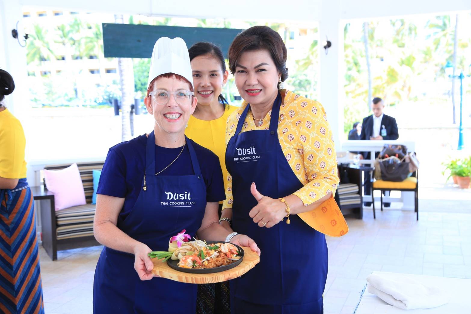 ๐๖๗ เมื่อวันที่ ๒ - ๕ เมษายน ๒๕๖๒ นายกสมาคมภริยาฯ พร้อมด้วยคณะกรรมการฯ ให้การต้อนรับคณะภริยาปลัดกระทรวงกลาโหมกลุ่มประเทศอาเซียนและประเทศคู่เจรจา ที่มาร่วมงาน ASEAN Defence Senior Officials' Meeting and ASEAN Defence Senior Officials' Meeting-Plus ณ โรงแรมดุสิตธานี หัวหิน อ.ชะอำ จ.เพชรบุรี