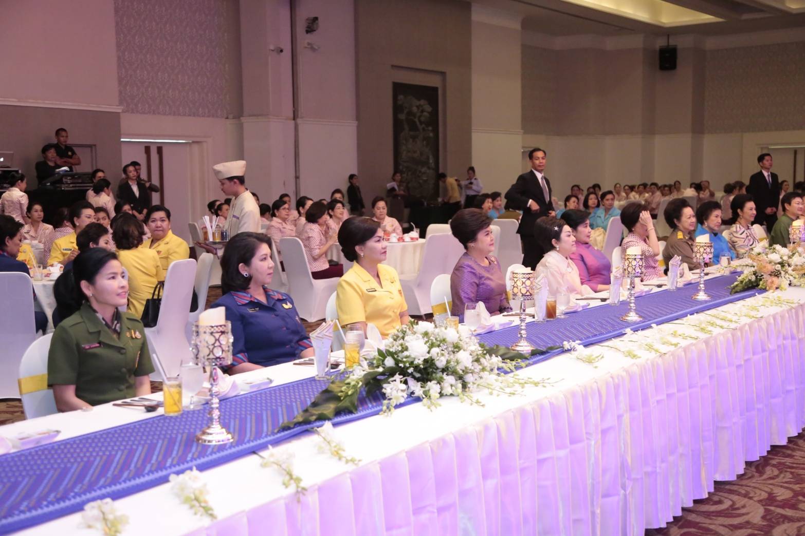๑๑๓ เมื่อวันที่ ๑๖ สิงหาคม ๒๕๖๒ คุณรมิดา อินทรเจริญ นายกสมาคมภริยาฯ พร้อมด้วยคณะกรรมการฯ ร่วมงานวันคล้ายวันสถาปนาสมาคมแม่บ้านตำรวจ ครบรอบ ๓๓ ปี ณ สโมสรตำรวจ ถนนวิภาวดี-รังสิต กรุงเทพฯ