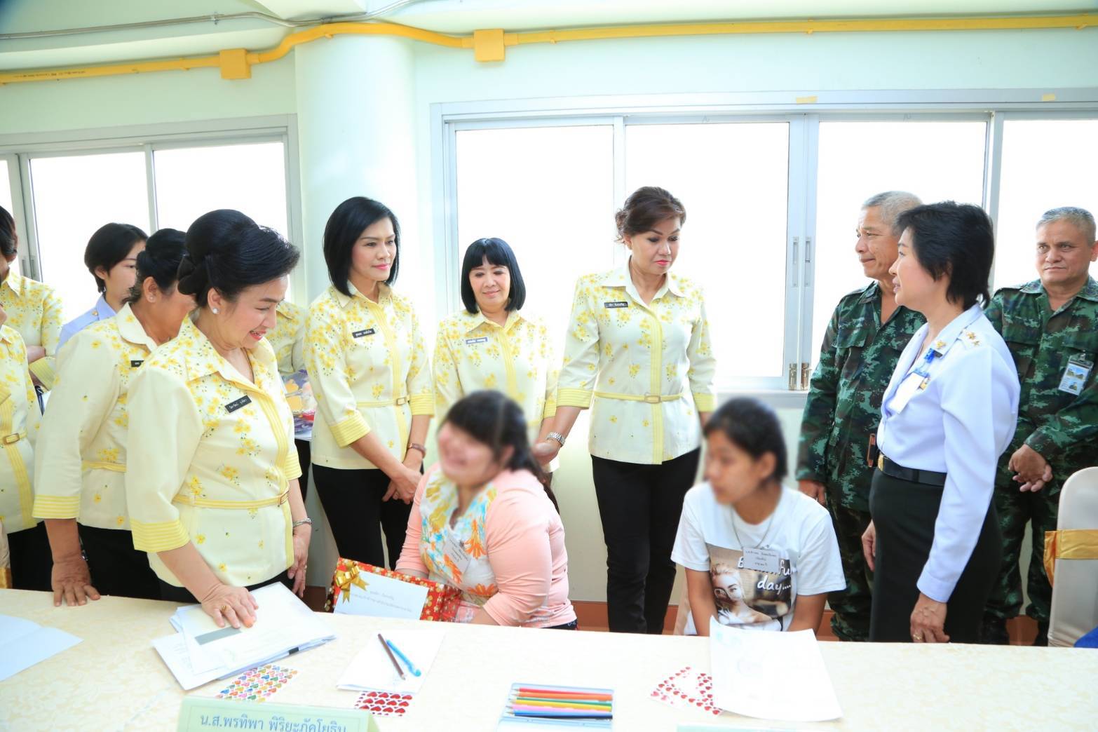 ๐๕๖ เมื่อวันที่ ๑๓ กุมภาพันธ์ ๒๕๖๒ นายกสมาคมภริยาฯ พร้อมด้วยคณะกรรมการฯ เดินทางไปตรวจเยี่ยมโครงการต่างๆของสมาคมฯ ในพื้นที่ของโรงงานวัตถุระเบิดทหาร กรมการอุตสาหกรรมทหาร ศูนย์การอุตสาหกรรมป้องกันประเทศและพลังงานทหาร จังหวัดนครสวรรค์