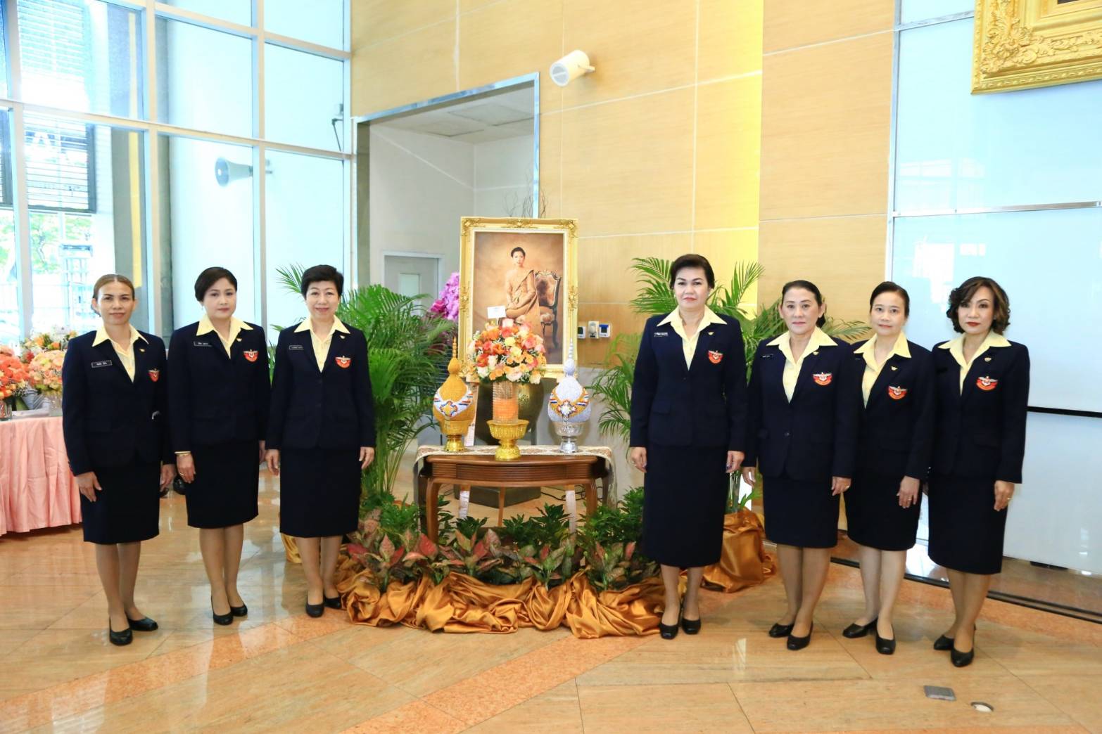 ๐๕๒ เมื่อวันที่ ๖ กุมภาพันธ์ ๒๕๖๒ นายกสมาคมภริยาฯ พร้อมด้วยคณะกรรมการสมาคมฯ ร่วมลงนามถวายพระพรชัยมงคลและทอดถวายแจกันดอกไม้สด สมเด็จพระเจ้าลูกเธอเจ้าฟ้าจุฬาภรณวลัยลักษณ์ อัครราชกุมารี ณ อาคารสมเด็จพระเทพรัตน์ โรงพยาบาลรามาธิบดี