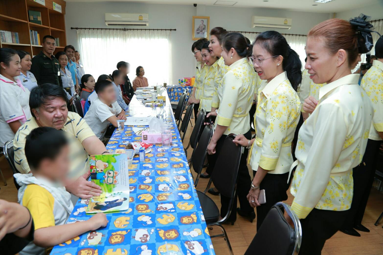 ๐๖๒ เมื่อวันที่ ๖ มีนาคม ๒๕๖๒ นายกสมาคมภริยาฯ พร้อมด้วยคณะกรรมการสมาคมฯ เดินทางไปตรวจเยี่ยมโครงการต่างๆของสมาคมฯ กรมการพลังงานทหาร ศูนย์การอุตสาหกรรมป้องกันประเทศและพลังงานทหาร อำเภอฝาง จังหวัดเชียงใหม่