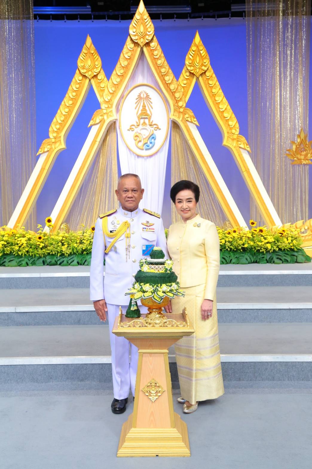 ๑๐๕ เมื่อวันที่ ๒๓ กรกฎาคม ๒๕๖๒ พล.อ.ณัฐ อินทรเจริญ ปลัดกระทรวงกลาโหม พร้อมด้วย คุณรมิดา อินทรเจริญ นายกสมาคมภริยาฯ นำคณะนายทหารชั้นผู้ใหญ่พร้อมภริยา บันทึกเทปโทรทัศน์อาเศียรวาท ถวายพระพรชัยมงคล เนื่องในโอกาสมหามงคลเฉลิมพระชนมพรรษา พระบาทสมเด็จพระวชิรเกล้าเจ้าอยู่หัว ณ สถานีวิทยุโทรทัศน์กองทัพบก กรุงเทพฯ