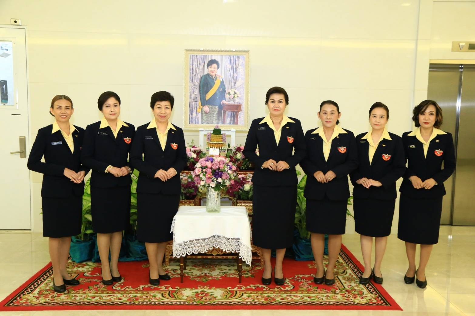 ๐๕๓ เมื่อวันที่ ๖ กุมภาพันธ์ ๒๕๖๒ นายกสมาคมภริยาฯ พร้อมด้วยคณะกรรมการฯ ร่วมลงนามถวายพระพรชัยมงคลและทอดถวายแจกันดอกไม้สด พระเจ้าวรวงศ์เธอ พระองค์เจ้าโสมสวลี พระวรราชาทินัดดามาตุ ณ ตึกภูมิสิริมังคลานุสรณ์ โรงพยาบาลจุฬาลงกรณ์