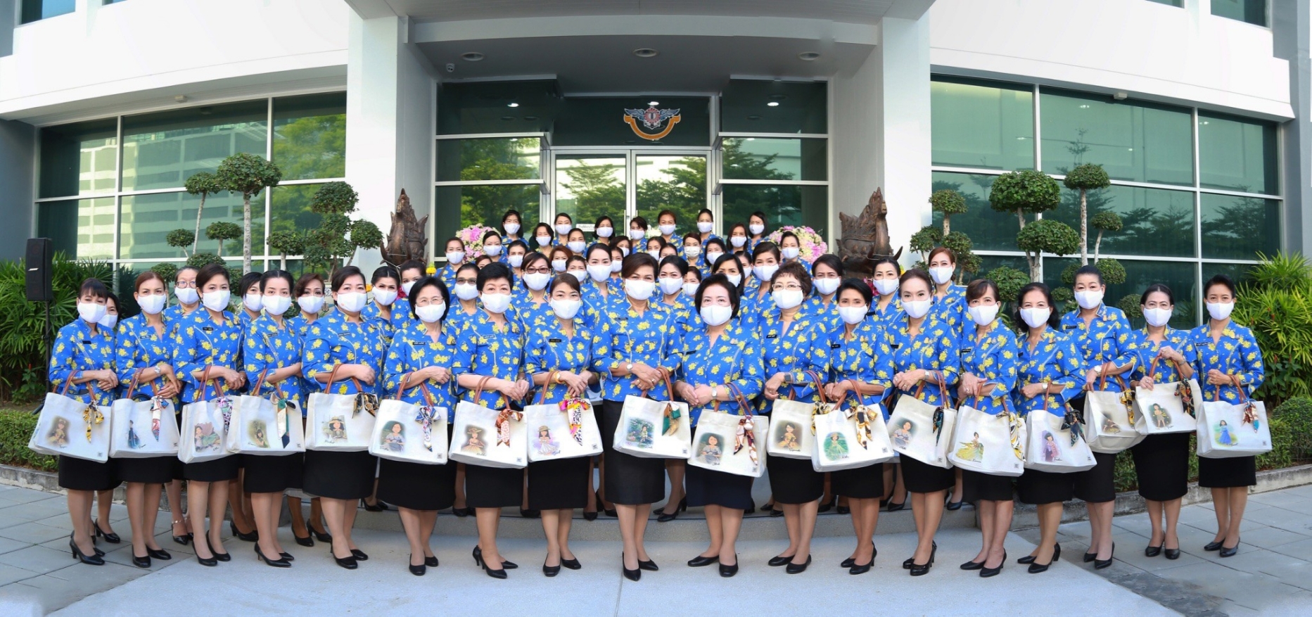 ๐๑๕ งานที่ระลึกวันคล้ายวันสถาปนาสมาคมภริยาข้าราชการสำนักงานปลัดกระทรวงกลาโหม ครบรอบปีที่ ๓๐