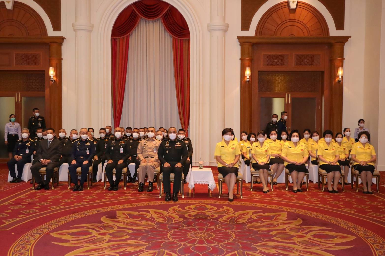 ๐๑๙ พิธีรับมอบเงินและของรางวัลงานกาชาด ประจำปี ๒๕๖๓