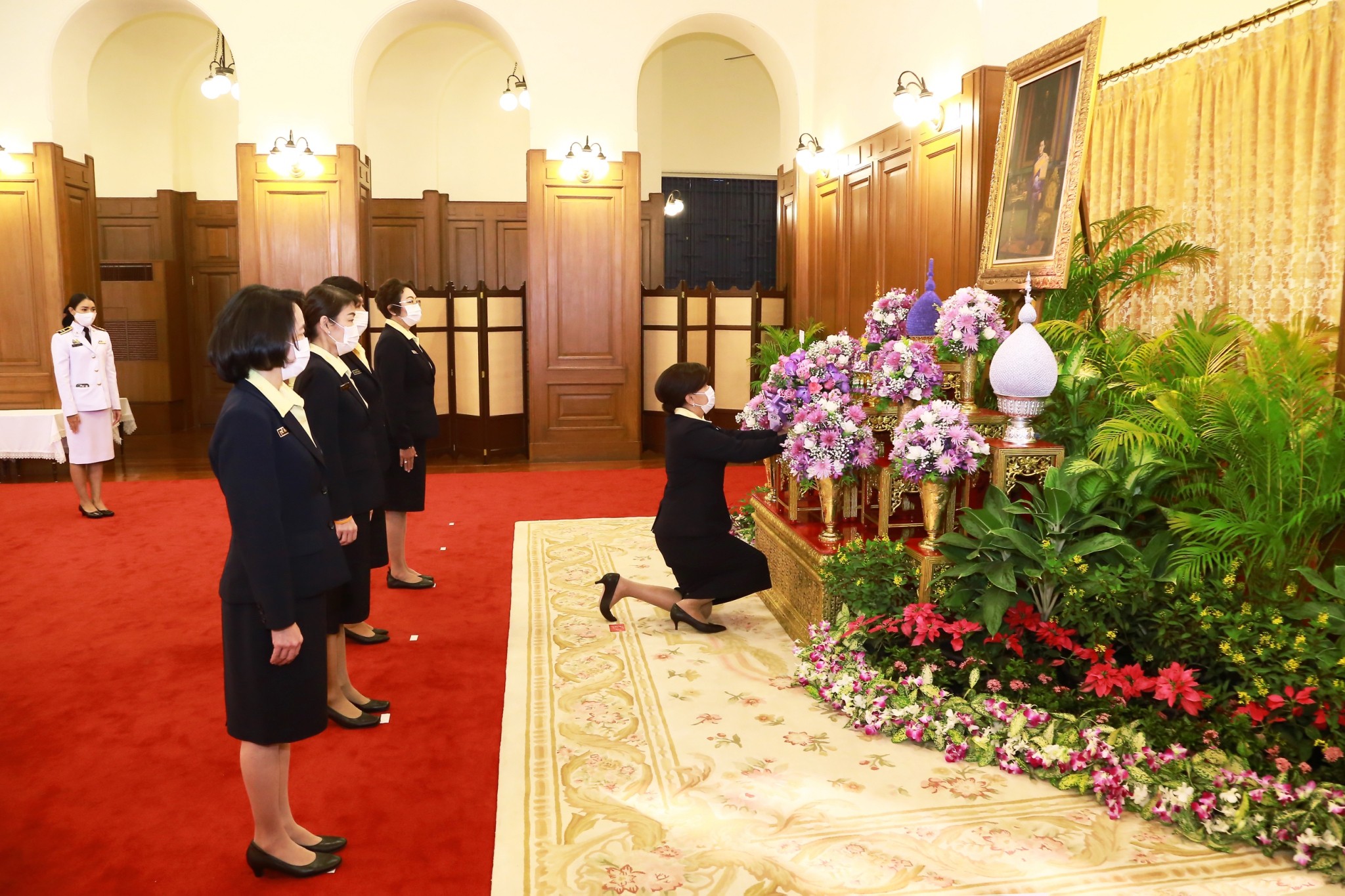 ๐๓๗ นายกสมาคมฯ เข้าร่วมถวายแจกันดอกไม้และลงนามถวายพระพร สมเด็จพระกนิษฐาธิราชเจ้า กรมสมเด็จพระเทพรัตนราชสุดาฯ สยามบรมราชกุมารี