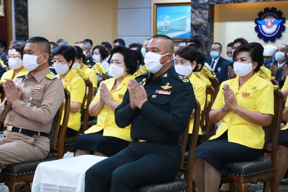 ๐๐๔ นายกสมาคมภริยาข้าราชการสำนักงานปลัดกระทรวงกลาโหม ร่วมงานวันคล้ายวันสถาปนากรมการอุตสาหกรรมทหาร