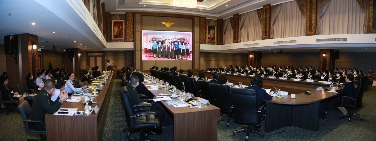 ๐๐๗ นายกสมาคมภริยาข้าราชการสำนักงานปลัดกระทรวงกลาโหม เป็นประธานการประชุมใหญ่สามัญประจำปี ๒๕๖๔ เพื่อแถลงนโยบายการดำเนินงาน