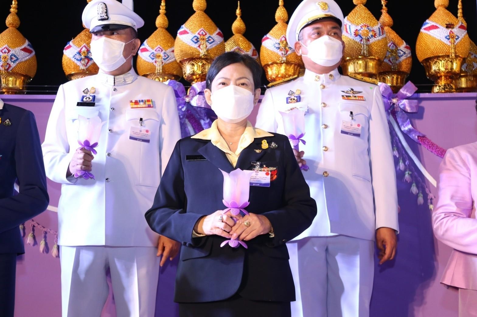 ๐๖๘ พิธีถวายเครื่องราชสักการะและวางพานพุ่ม และพิธีจุดเทียนถวายพระพรชัยมงคล เนื่องในโอกาสวันเฉลิมพระชนมพรรษาสมเด็จพระนางเจ้าฯ พระบรมราชินี