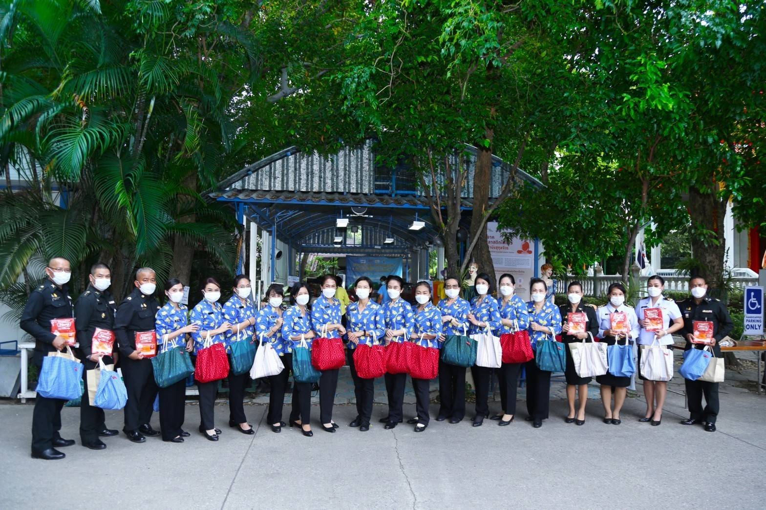 ๐๗๐ อุปนายก สคภ.สป. พร้อมด้วยคณะกรรมการสมาคมฯ ศึกษาดูงานโครงการบริหารจัดการขยะ รักษาสิ่งแวดล้อม ณ ศูนย์การเรียนรู้สิ่งแวดล้อม วัดจากแดง จ.สมุทรปราการ