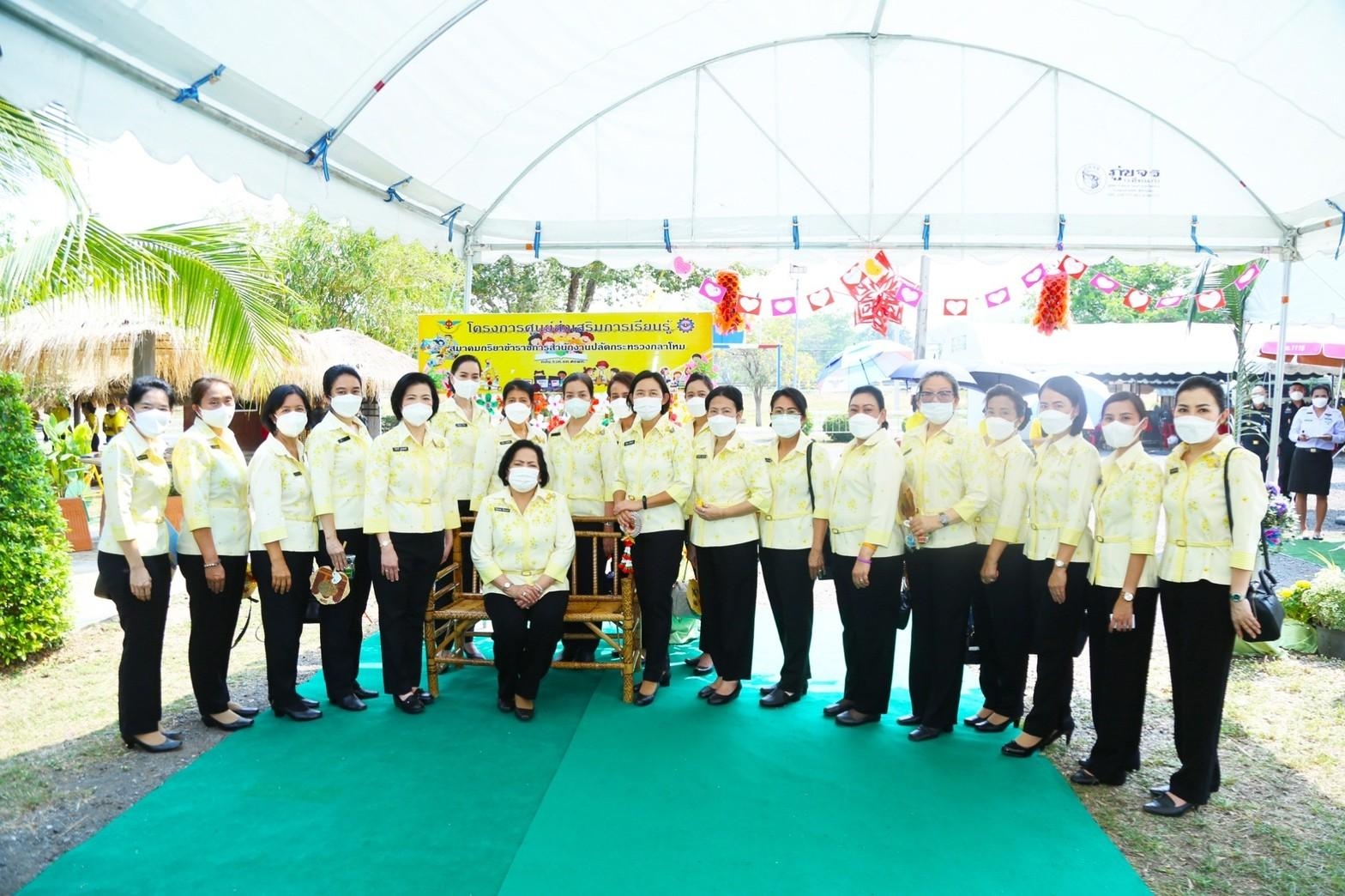 ๐๕๓ นายก สคภ.สป. พร้อมด้วยคณะกรรมการสมาคมฯ เดินทางไปตรวจเยี่ยมโครงการต่างๆ ของสมาคมฯ ณ รวท.อท.ศอพท. อ.พยุหะคีรี จ.นครสวรรค์