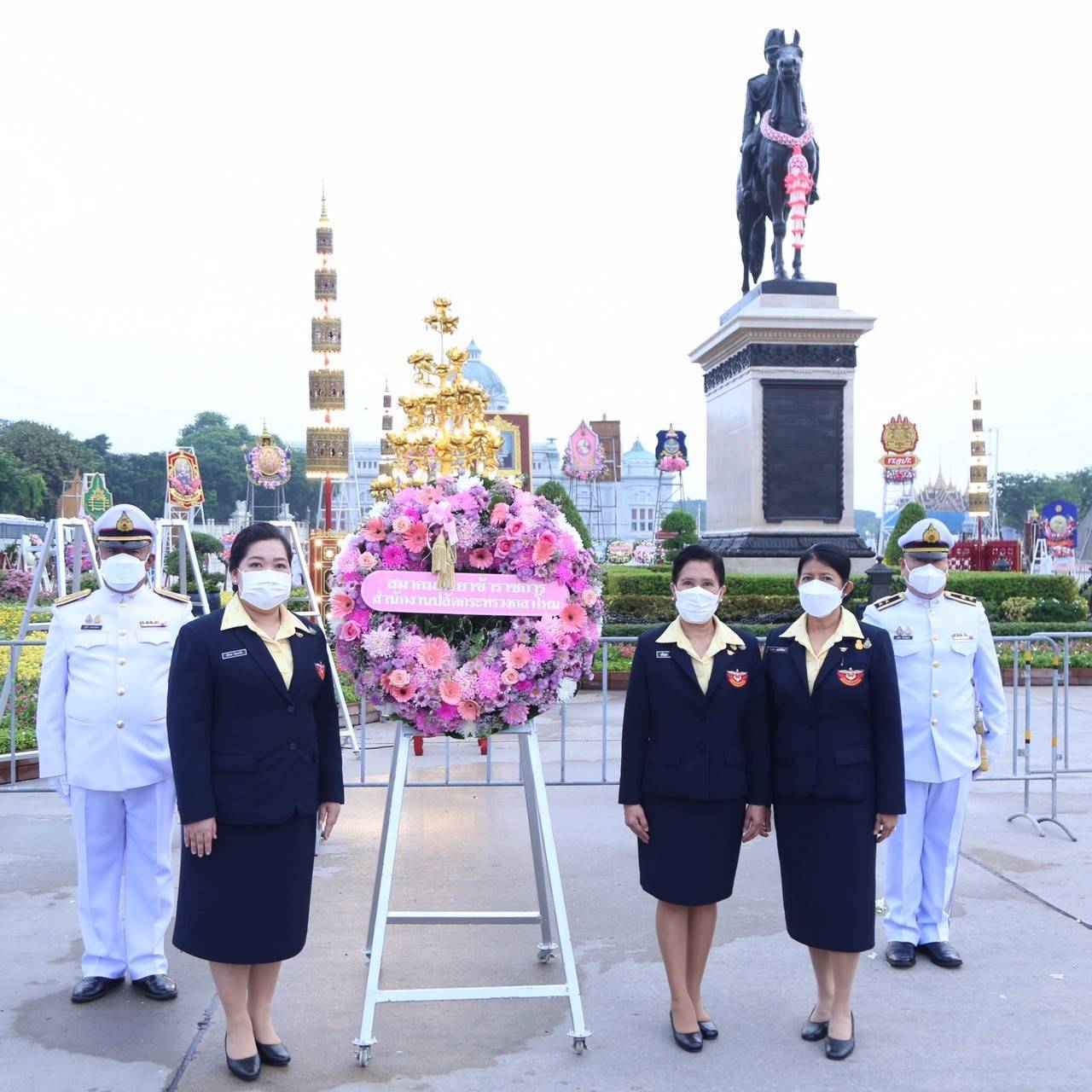 ๐๐๗ พิธีวางพวงมาลาและถวายราชสักการะพระบรมราชานุสรณ์ รัชกาลที่ ๕ เนื่องในวันปิยมหาราช
