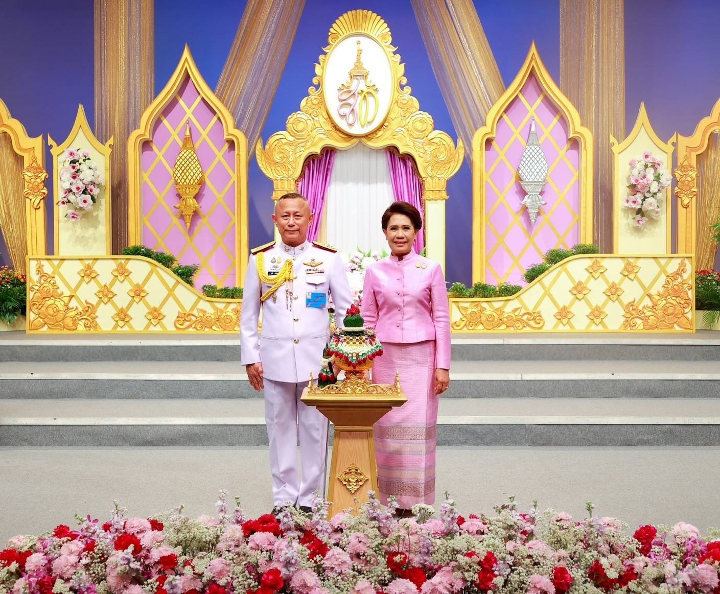 ๐๙๑ ปลัดกระทรวงกลาโหม พร้อมด้วยนายก สคภ.สป. นำคณะนายทหารชั้นผู้ใหญ่พร้อมภริยา บันทึกเทปอาเศียรวาท ถวายพระพรชัยมงคล เนื่องในโอกาสมหามงคลเฉลิมพระชนมพรรษา สมเด็จพระนางเจ้าฯ พระบรมราชินี
