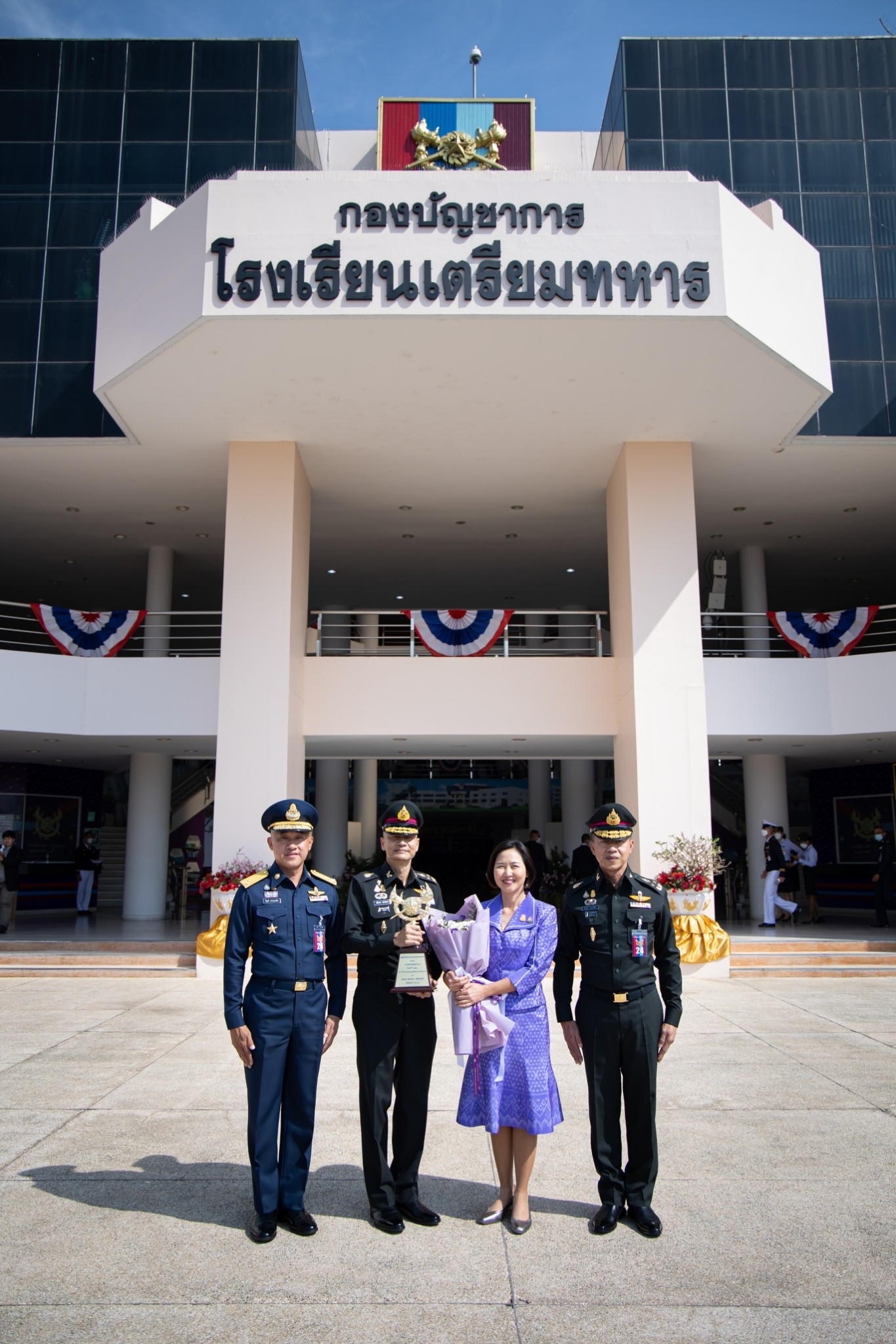 ๐๖๖ ปลัดกระทรวงกลาโหม และนายก สคภ.สป. ร่วมงานวันคล้ายวันสถาปนาโรงเรียนเตรียมทหาร ครบรอบปีที่ ๖๕ และงานมอบรางวัลเกียรติยศจักดาว