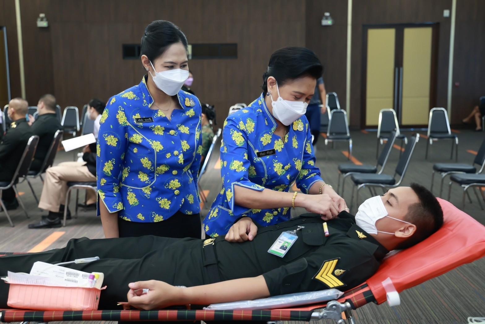 ๐๒๐ อุปนายก สคภ.สป. พร้อมด้วยคณะกรรมการสมาคมฯ ร่วมกิจกรรมบริจาคโลหิตถวายเป็นพระราชกุศล