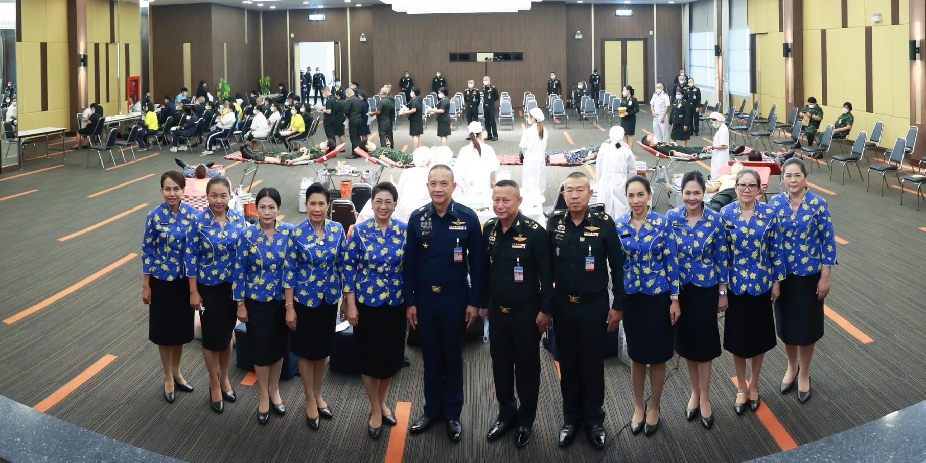 ๐๒๐ อุปนายก สคภ.สป. พร้อมด้วยคณะกรรมการสมาคมฯ ร่วมกิจกรรมบริจาคโลหิตถวายเป็นพระราชกุศล