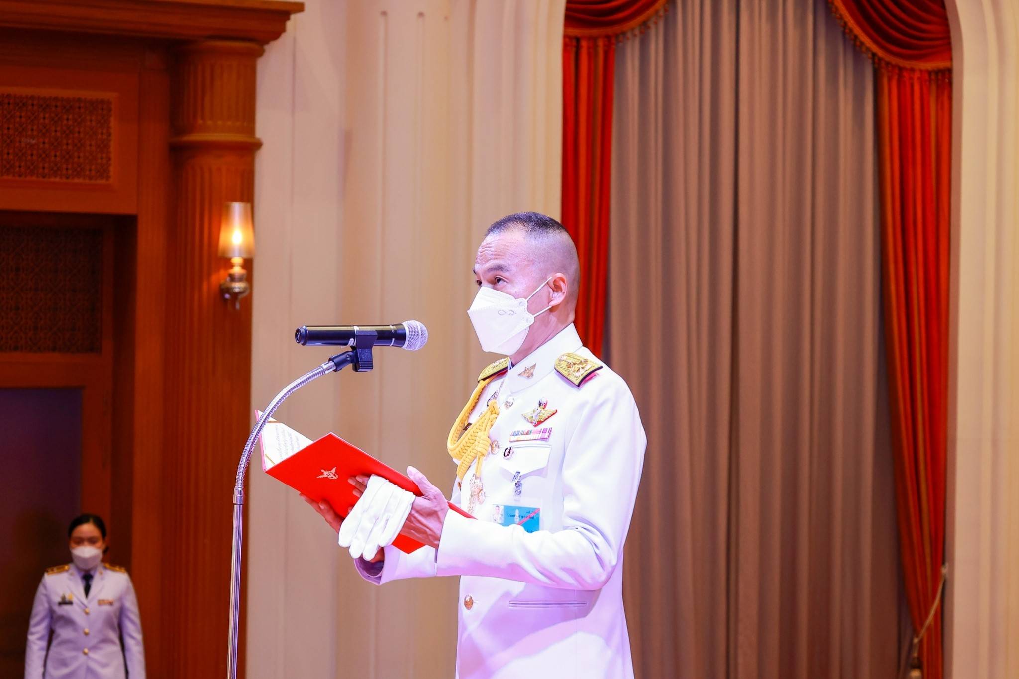 ๐๙๓ ปลัดกระทรวงกลาโหม และนายก สคภ.สป. พร้อมด้วยหัวหน้าหน่วยขึ้นตรงและภริยา ร่วมพิธีลงนามถวายพระพรชัยมงคล เนื่องในวันฉัตรมงคล