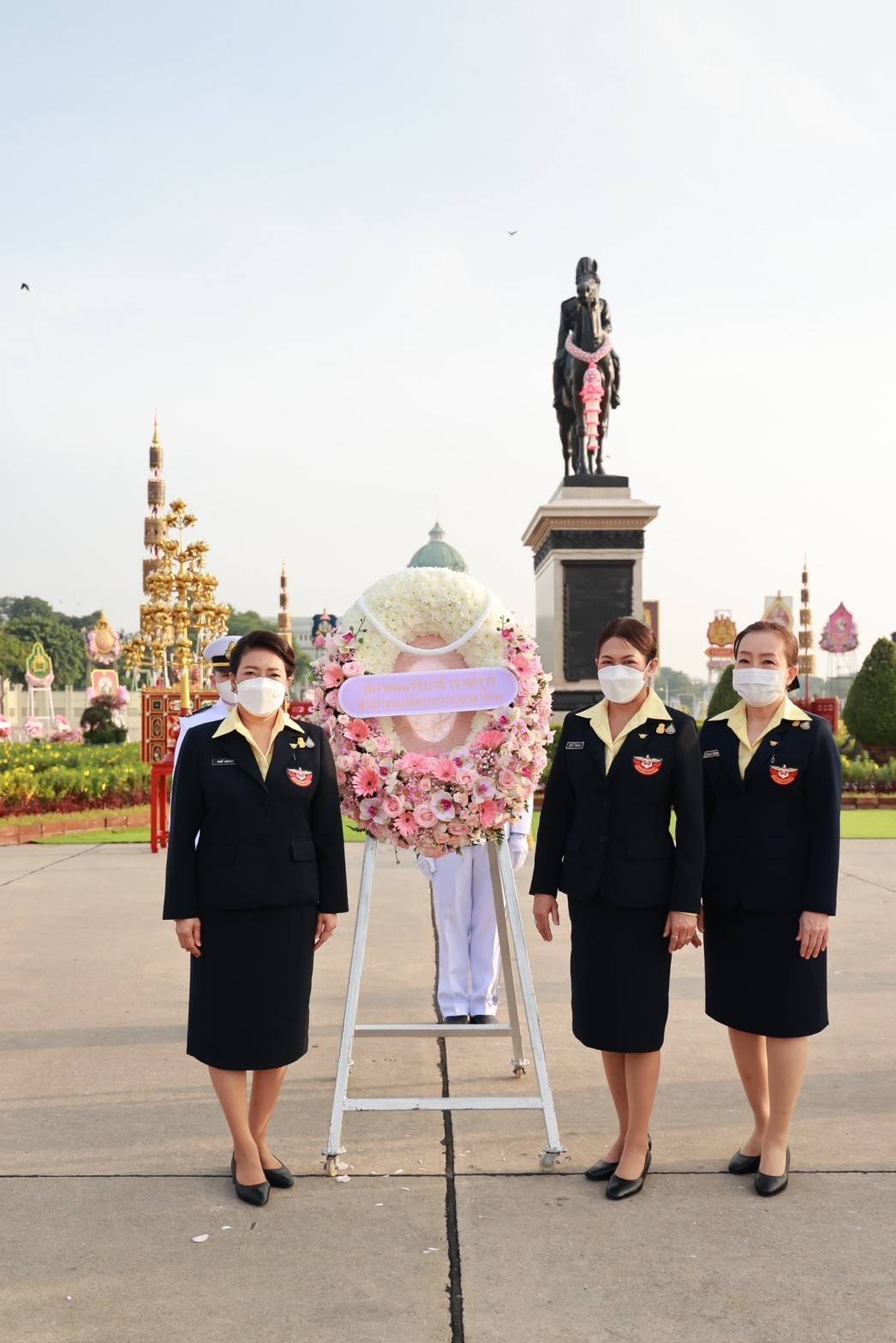 ๐๑๑ พิธีวางพวงมาลาและถวายราชสักการะพระบรมราชานุสาวรีย์ รัชกาลที่ ๕ เนื่องในวันปิยมหาราช