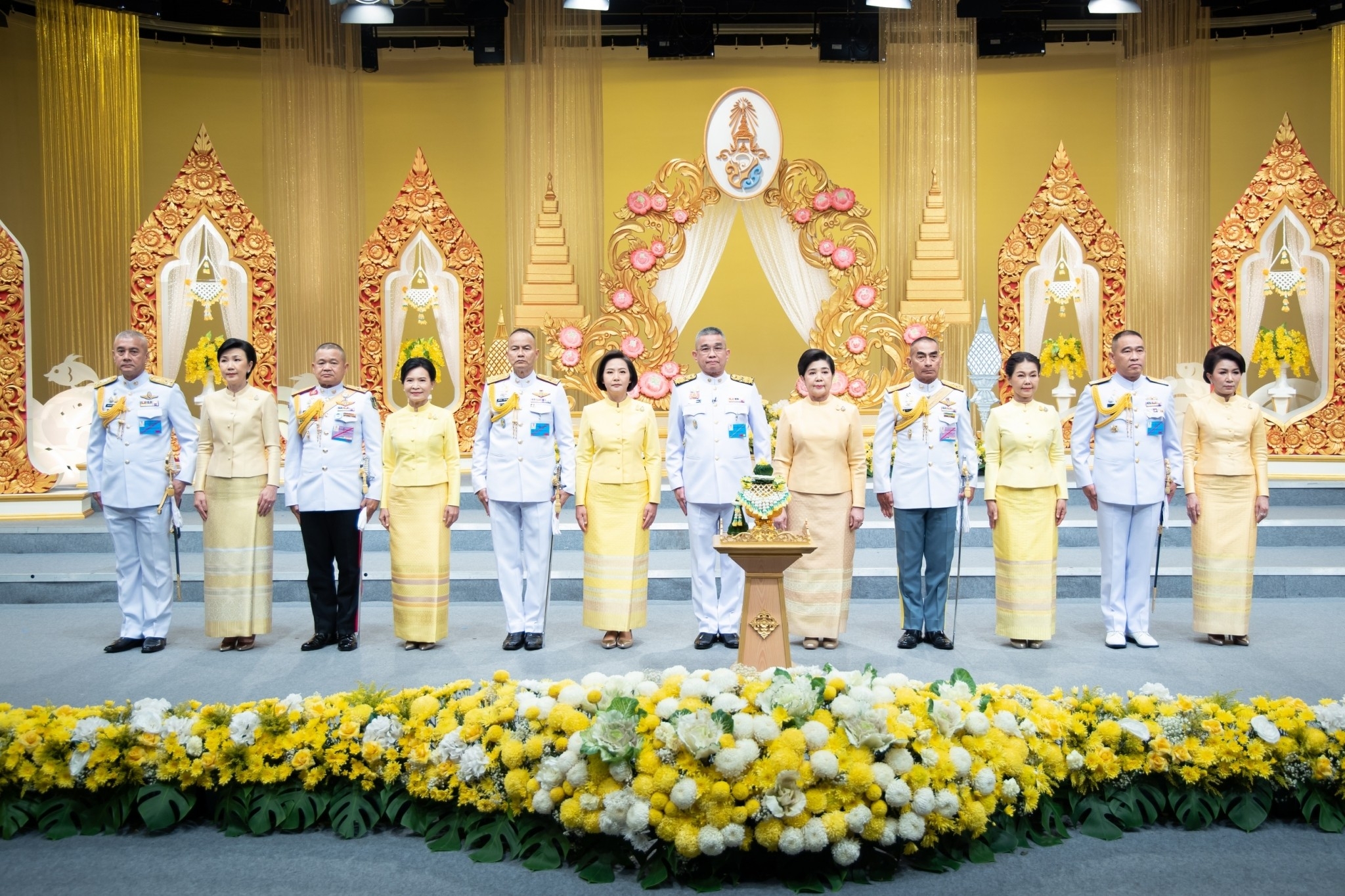 ๑๑๓ รัฐมนตรีช่วยว่าการกระทรวงกลาโหม ร่วมบันทึกเทปโทรทัศน์อาเศียรวาทถวายพระพรชัยมงคล เนื่องในโอกาสวันเฉลิมพระชนมพรรษา พระบาทสมเด็จพระเจ้าอยู่หัว