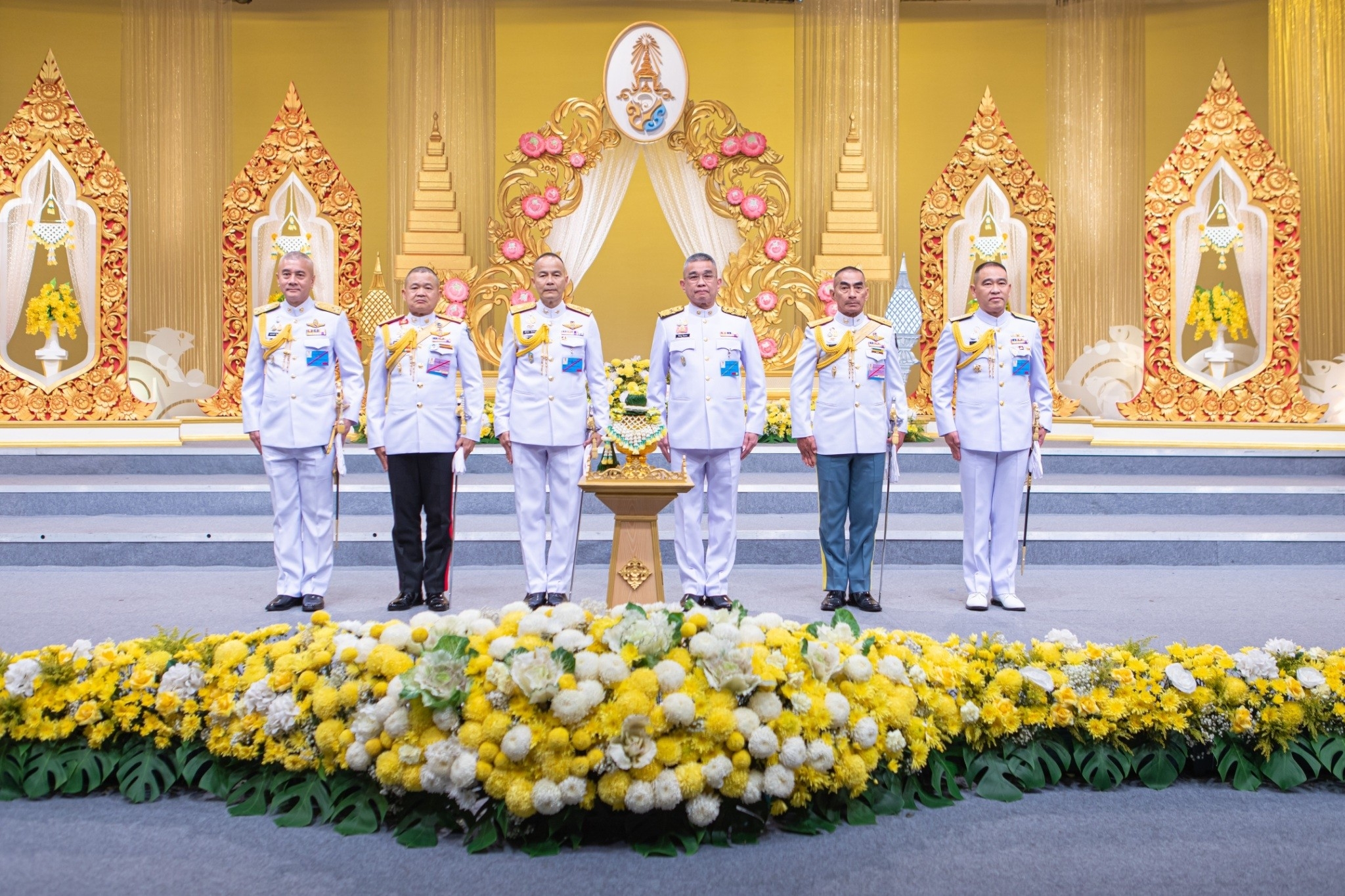๑๑๓ รัฐมนตรีช่วยว่าการกระทรวงกลาโหม ร่วมบันทึกเทปโทรทัศน์อาเศียรวาทถวายพระพรชัยมงคล เนื่องในโอกาสวันเฉลิมพระชนมพรรษา พระบาทสมเด็จพระเจ้าอยู่หัว