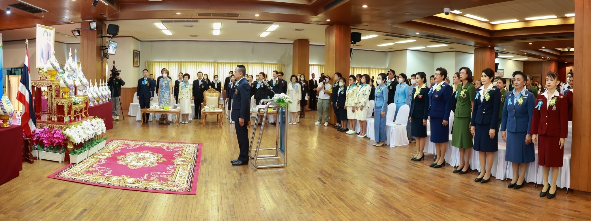 ๑๒๗ ผู้แทนนายก สคภ.สป. เข้าร่วมพิธีถวายพานพุ่มราชสักการะแด่สมเด็จพระนางเจ้าสิริกิติ์ พระบรมราชินี...