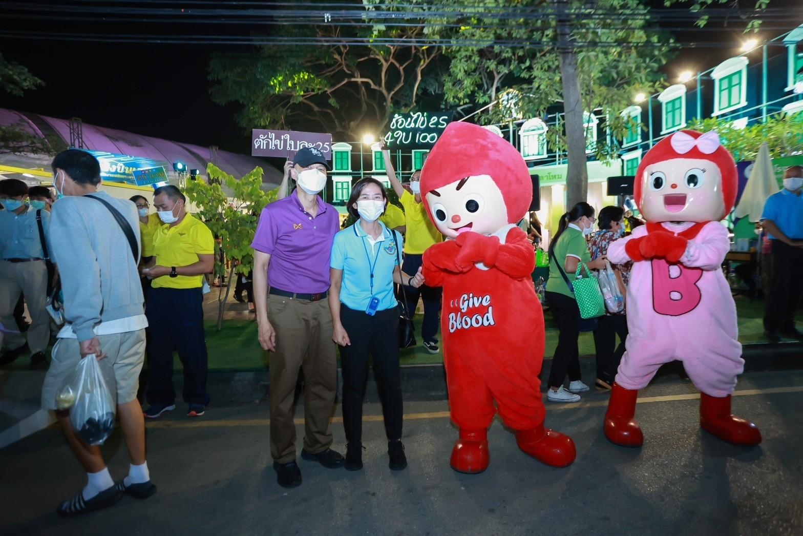 ๐๕๑ บรรยากาศการออกร้านของ สำนักงานปลัดกระทรวงกลาโหม และสมาคมภริยาข้าราชการสำนักงานปลัดกระทรวงกลาโหม ในงานกาชาดประจำปี ๒๕๖๕
