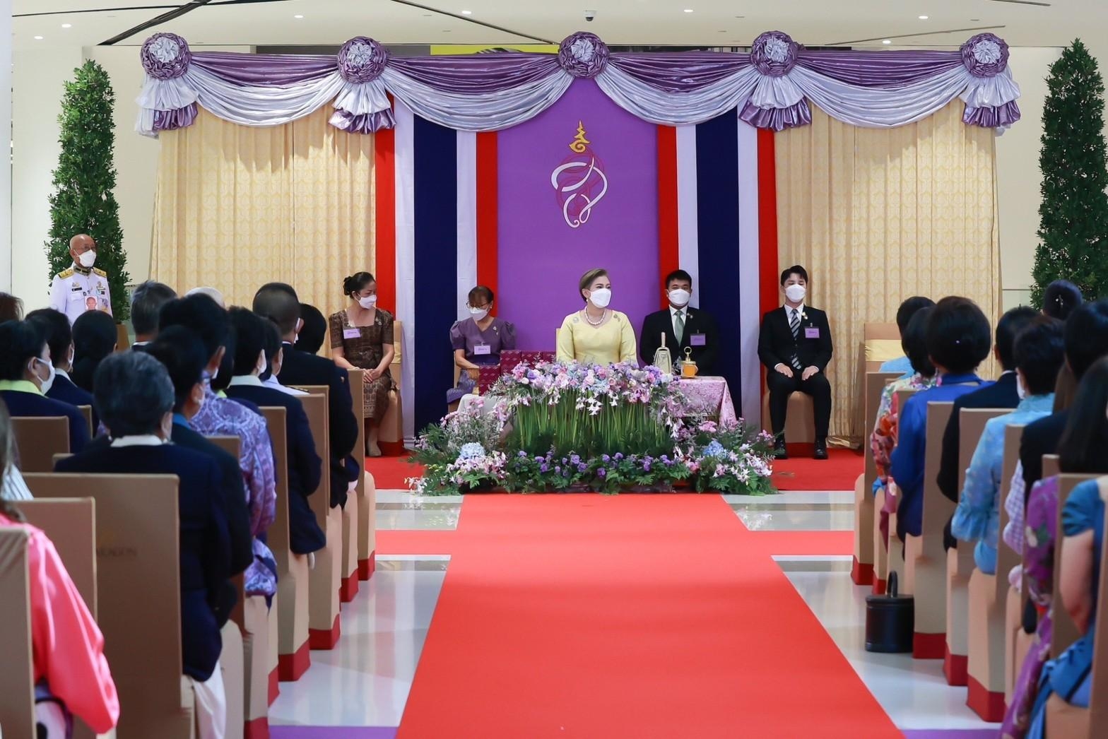 ๐๑๖ อุปนายกสมาคมฯ เป็นผู้แทนนายก สคภ.สป. เข้าร่วมพิธีเปิดงาน “สานสายใยเพื่อผลิตภัณฑ์สายใจไทย ๒๕๖๕”