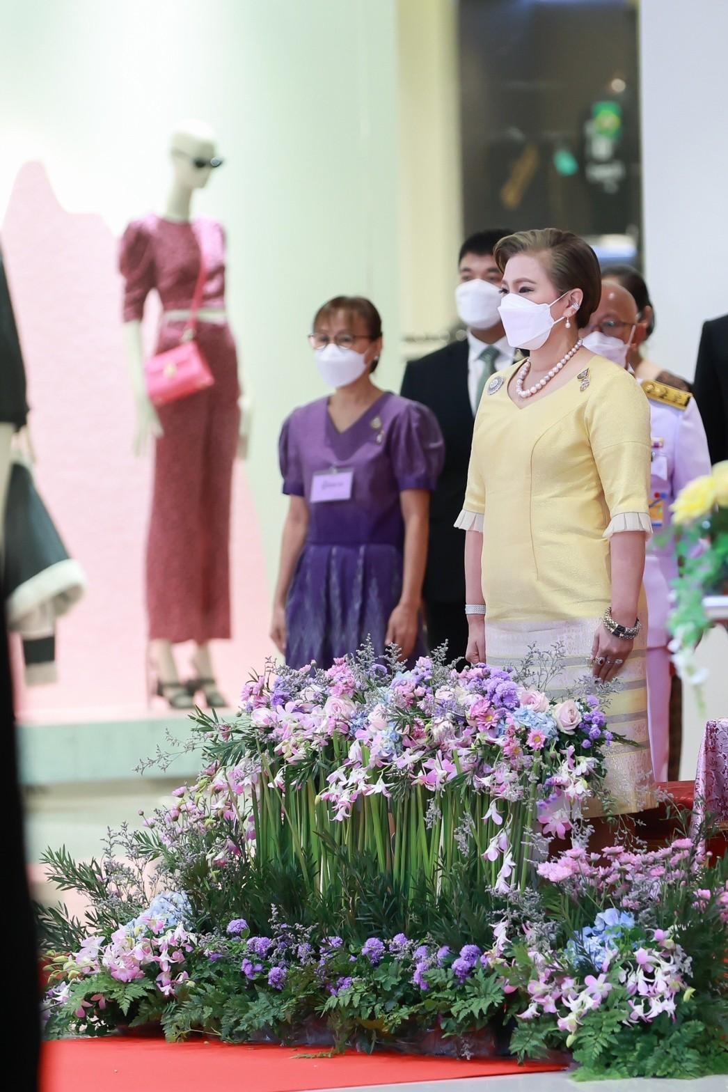 ๐๑๖ อุปนายกสมาคมฯ เป็นผู้แทนนายก สคภ.สป. เข้าร่วมพิธีเปิดงาน “สานสายใยเพื่อผลิตภัณฑ์สายใจไทย ๒๕๖๕”