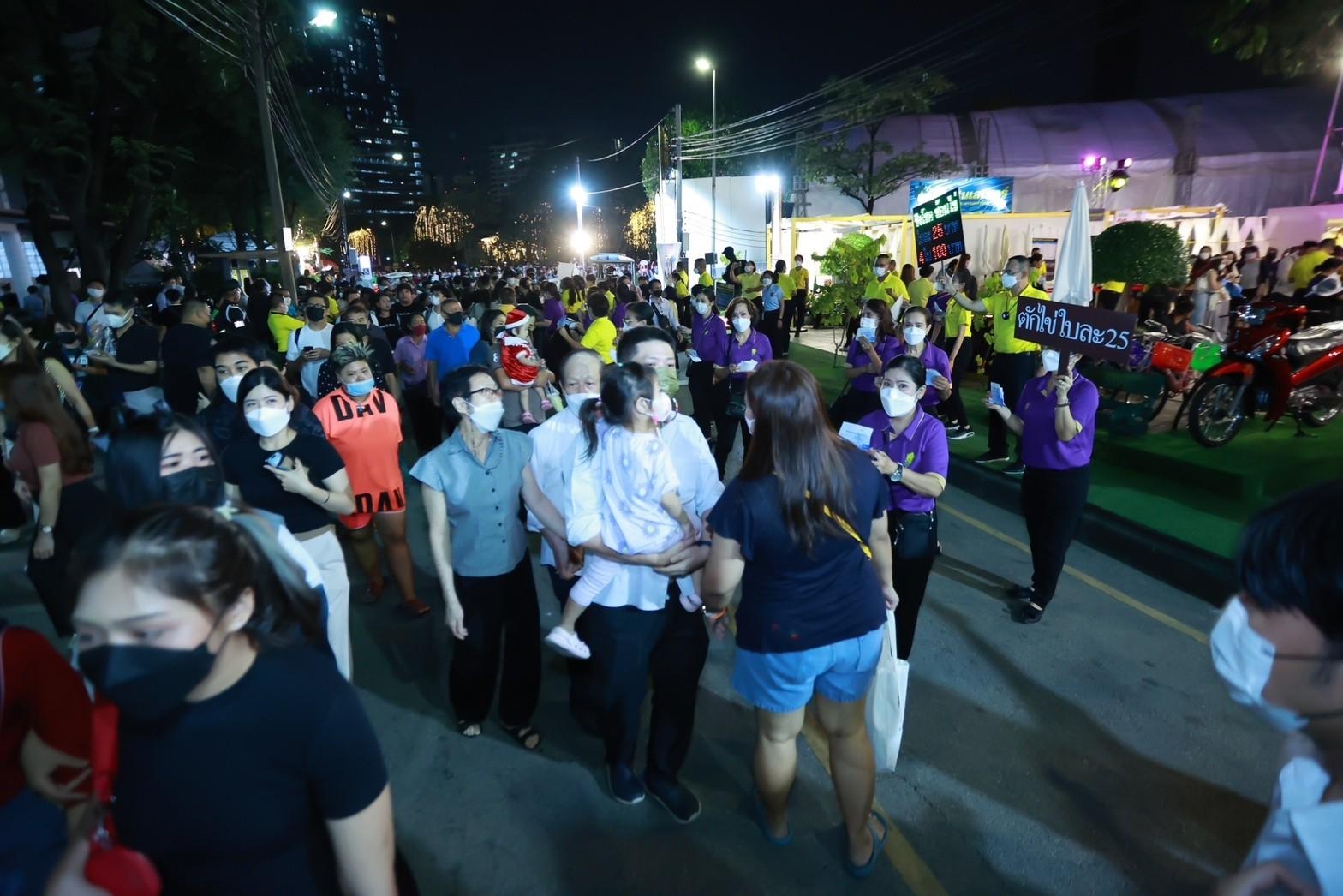 ๐๕๐ บรรยากาศการออกร้านของ สำนักงานปลัดกระทรวงกลาโหม และสมาคมภริยาข้าราชการสำนักงานปลัดกระทรวงกลาโหม ในงานกาชาดประจำปี ๒๕๖๕