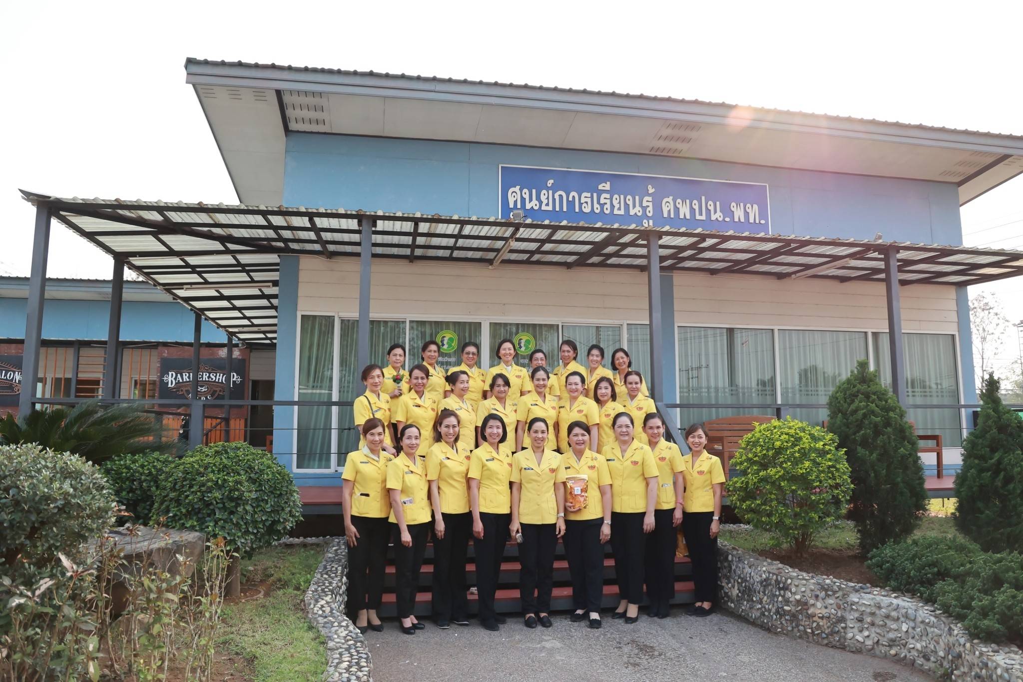 ๐๘๑ นายก สคภ.สป. พร้อมด้วยคณะกรรมการสมาคมฯ เดินทางไปตรวจเยี่ยมโครงการต่างๆ ของสมาคมฯ ณ ศพปน.พท.ศอพท. อ.ฝาง จ.เชียงใหม่