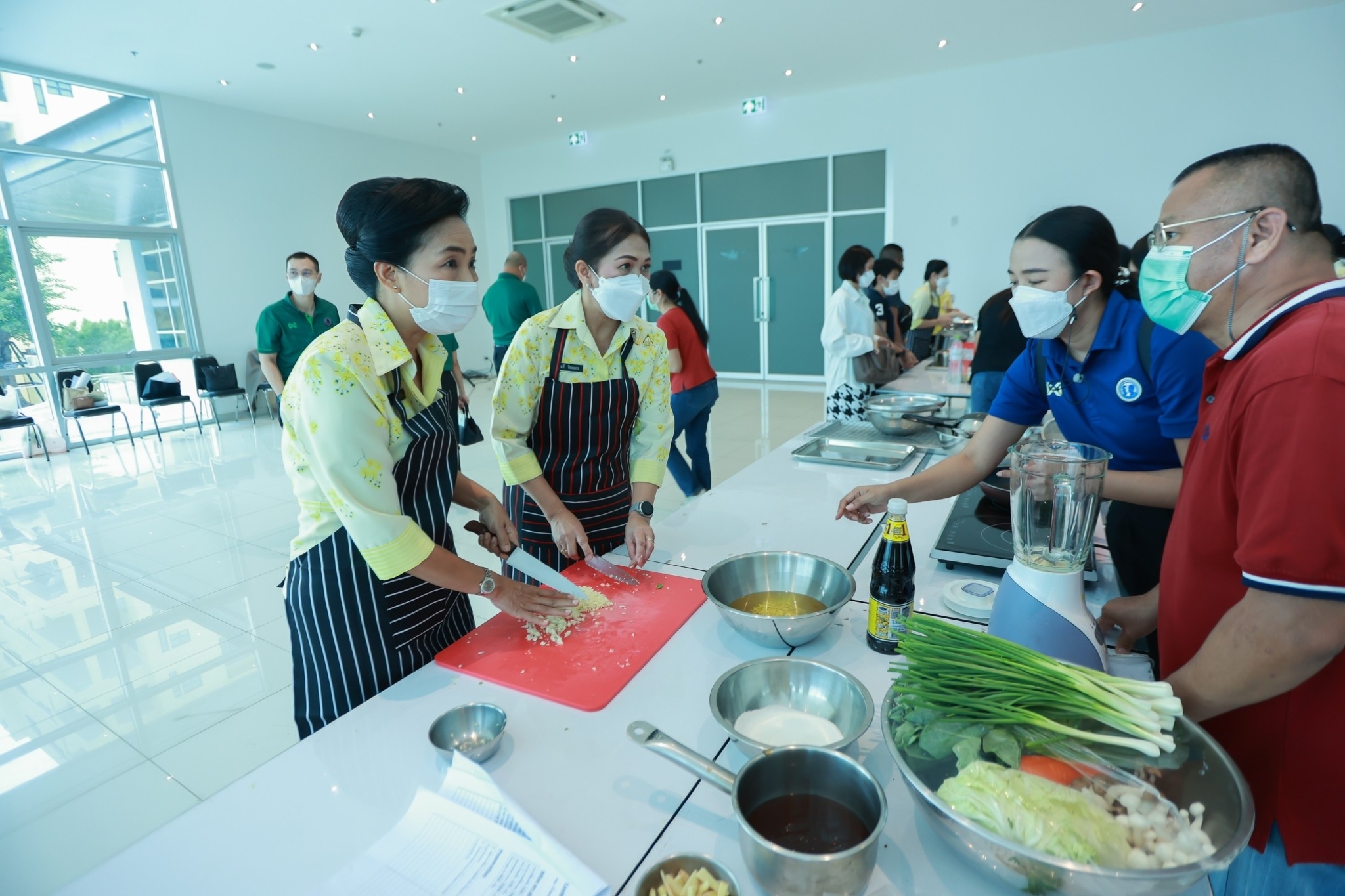 ๐๗๒ กิจกรรมโครงการครอบครัวพอเพียง “การอบรมหลักสูตรการทำอาหารเพื่อเป็นอาชีพเสริม”