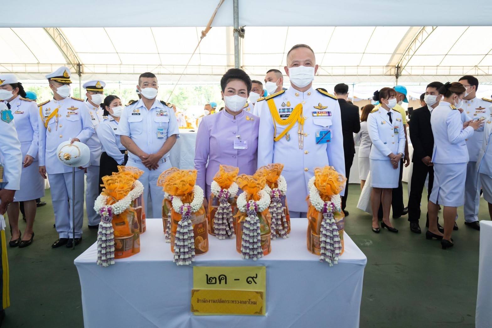 ๑๐๓ ผู้แทนปลัดกระทรวงกลาโหมและนายก สคภ.สป. ร่วมพิธีเจริญพระพุทธมนต์ และพิธีทำบุญตักบาตร เนื่องในโอกาสวันเฉลิมพระชนมพรรษาสมเด็จพระนางเจ้าฯ พระบรมราชินี