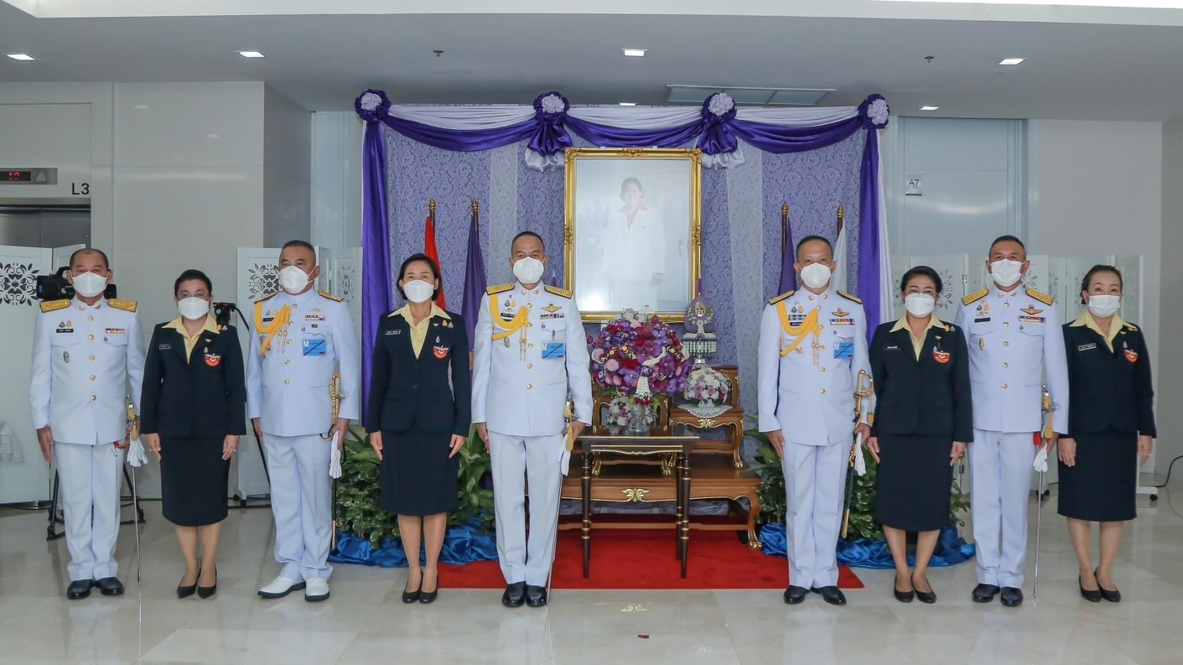๐๒๓ นายก สคภ.สป.ร่วมคณะ ปล.กห. ลงนามถวายพระพร สมเด็จพระกนิษฐาธิราชเจ้า กรมสมเด็จพระเทพรัตนราชสุดาฯ สยามบรมราชกุมารี
