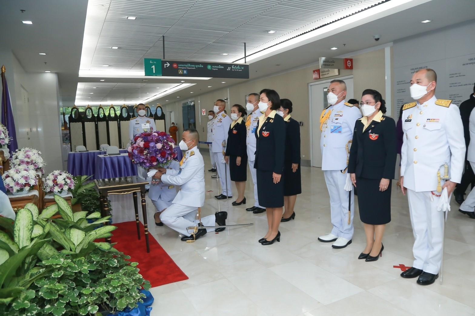 ๐๒๓ นายก สคภ.สป.ร่วมคณะ ปล.กห. ลงนามถวายพระพร สมเด็จพระกนิษฐาธิราชเจ้า กรมสมเด็จพระเทพรัตนราชสุดาฯ สยามบรมราชกุมารี