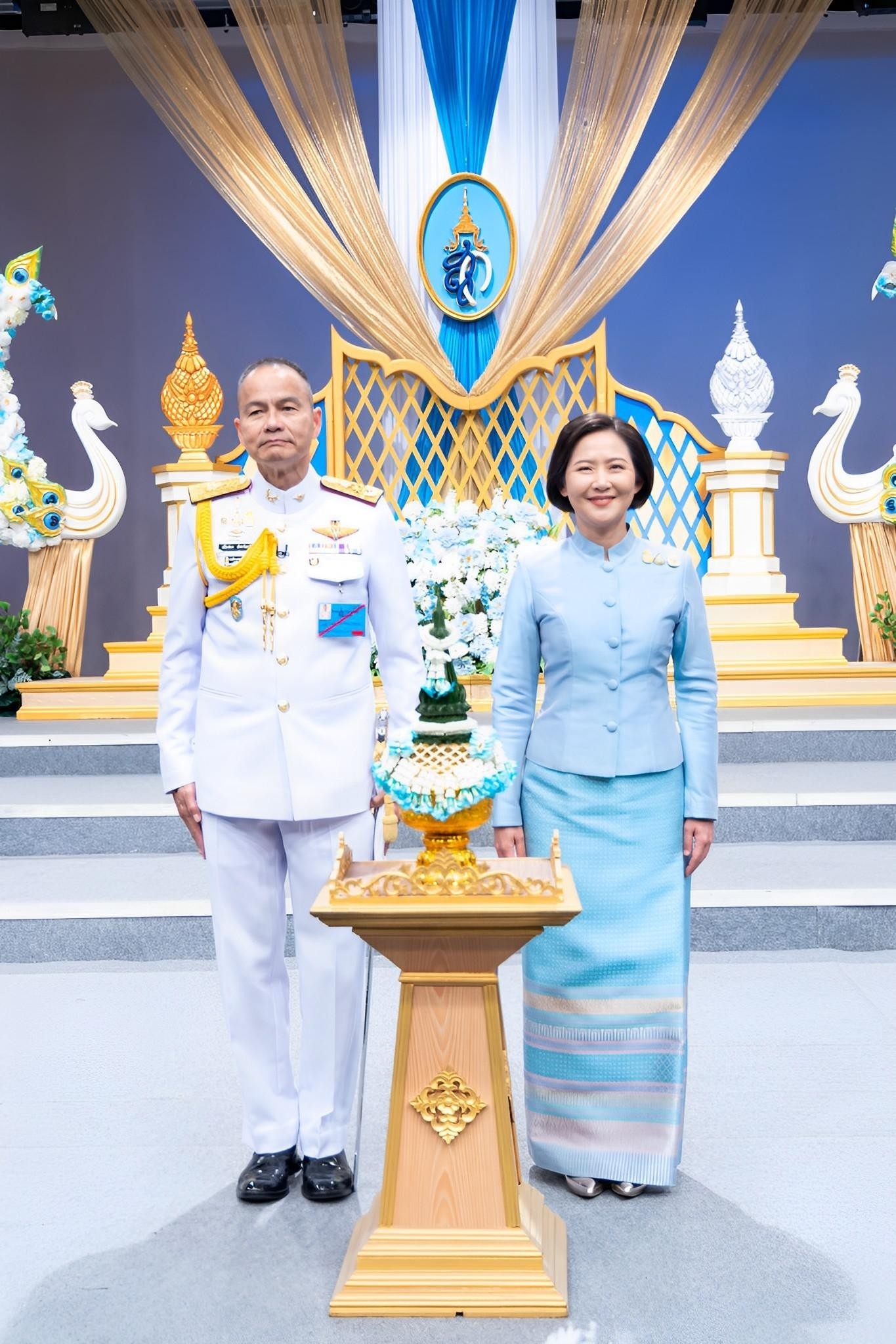 ๑๑๙ ปลัดกระทรวงกลาโหม พร้อมด้วยนายก สคภ.สป. นำคณะนายทหารชั้นผู้ใหญ่พร้อมคู่สมรส บันทึกเทปโทรทัศน์อาเศียรวาทถวายพระพรชัยมงคล เนื่องในโอกาสวันเฉลิมพระชนมพรรษา สมเด็จพระนางเจ้าสิริกิติ์ พระบรมราชินีนาถ พระบรมราชชนนีพันปีหลวง ๙๑ พรรษา