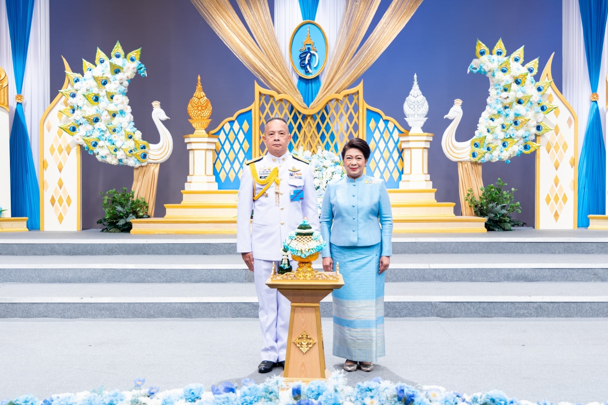 ๑๑๙ ปลัดกระทรวงกลาโหม พร้อมด้วยนายก สคภ.สป. นำคณะนายทหารชั้นผู้ใหญ่พร้อมคู่สมรส บันทึกเทปโทรทัศน์อาเศียรวาทถวายพระพรชัยมงคล เนื่องในโอกาสวันเฉลิมพระชนมพรรษา สมเด็จพระนางเจ้าสิริกิติ์ พระบรมราชินีนาถ พระบรมราชชนนีพันปีหลวง ๙๑ พรรษา