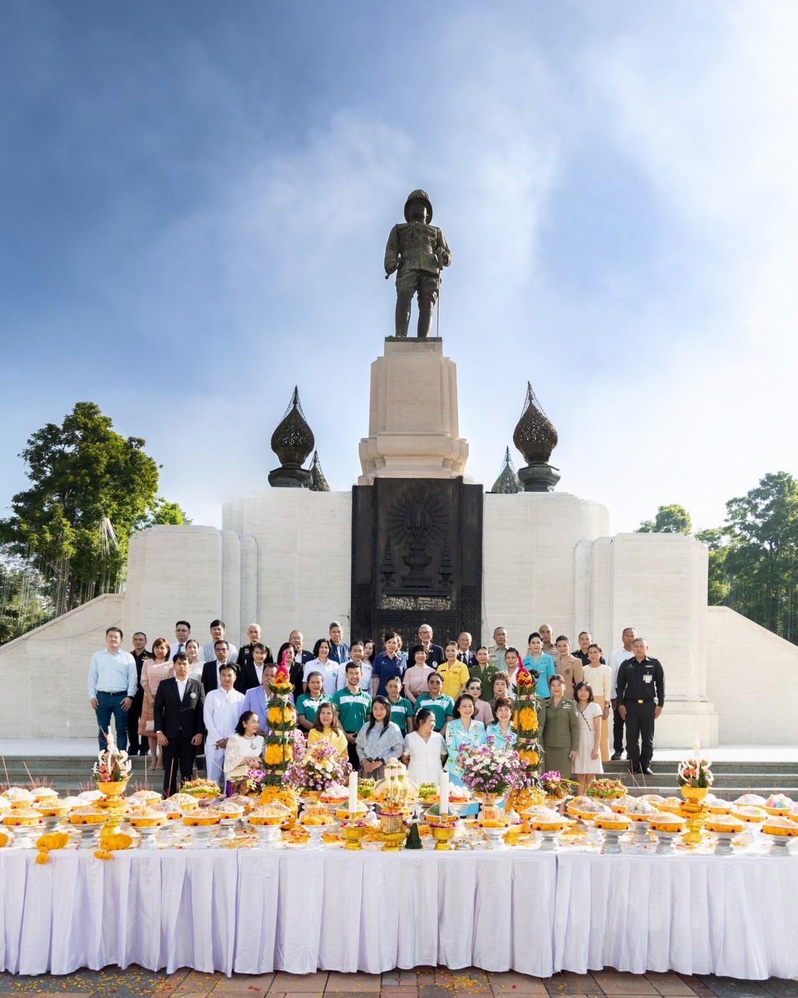 ๐๓๔ พิธีบวงสรวงพระบรมราชานุสรณ์พระบาทสมเด็จพระมงกุฎเกล้าเจ้าอยู่หัว รัชกาลที่ ๖ งานวันกาชาด ๑๐๐ ปี พุทธศักราช ๒๕๖๖ (๖ ธ.ค.๖๖)
