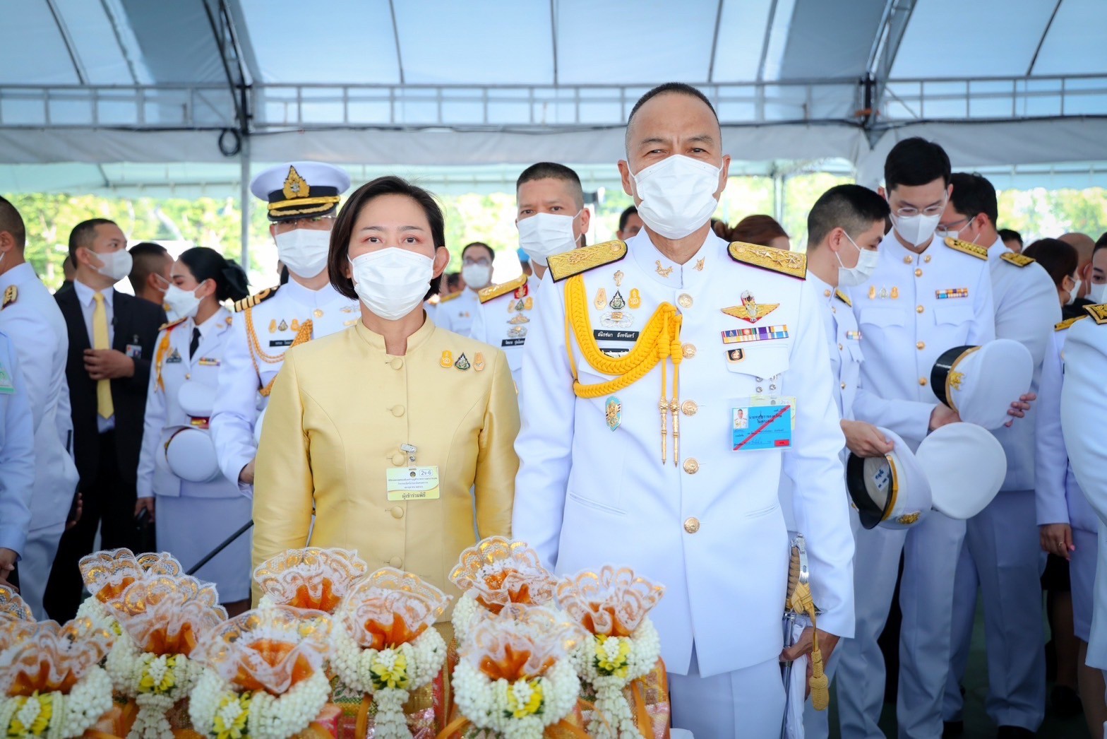 ๐๕ ปล.กห. และนายกสมาคมฯ ร่วมพิธีทำบุญตักบาตร เนื่องในวันนวมินทรมหาราช