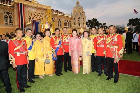 042 ปลัดกระทรวงกลาโหม และ นายกสมาคมภริยาฯ ร่วมงานสโมสรสันนิบาตเฉลิมพระเกียรติ พระบาทสมเด็จพระเจ้า...